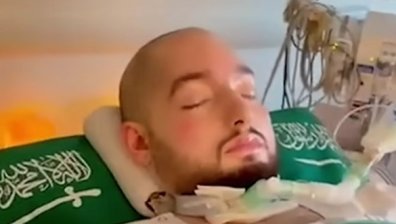 20 години в кома: "Спящият принц" на Саудитска Арабия, който навърши 36 г.
