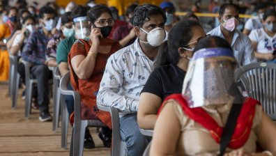 Индия регистрира най-малко заразени от 14 април насам - над 196 хил.