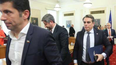 За да има реформи - трябва доверие. ВМРО: Защо ПП-ДБ и ГЕРБ-СДС не се обичаха преди година?