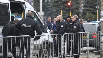 Полицаи опасват София - тушират напрежението след уличните побоища