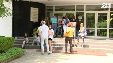 Резултатите от матурите: Сълза и смях