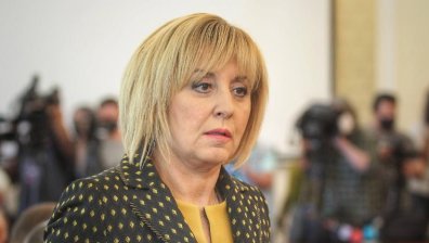 Манолова поиска от КЕВР оставки заради високите цени на тока