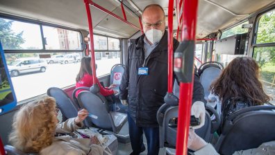 Над 140 протокола и 70 акта за хора без маски в градския транспорт