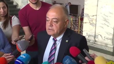 Атанасов: Няма данни за полицейски чадър над Семерджиев