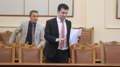 Петков обяснява за Северна Македония на извънреден коалиционен съвет