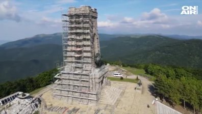 Скеле опаса паметника на Шипка: Ремонтът е наложителен