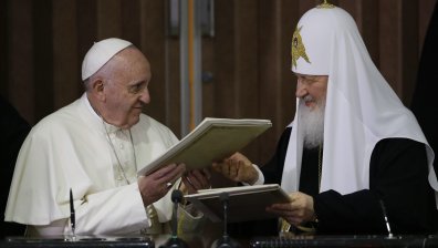 Папа Франциск и руският патриарх Кирил: Необходим е справедлив мир в Украйна