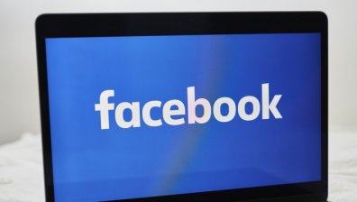 Facebook забранява реклами, обезкуражаващи ваксинирането