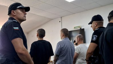 Съдът в Пловдив гледа мерките на обвинените за неонацистката организация "Кръв и чест"