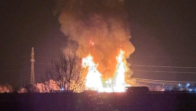 30 огнеборци гасили големия пожар в София