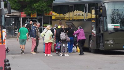 Нов опит за преместване на бежанците от хотели по морето към държавните бази&nbsp;
