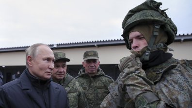 Русия тества ядрената си сила под зоркия поглед на Путин 