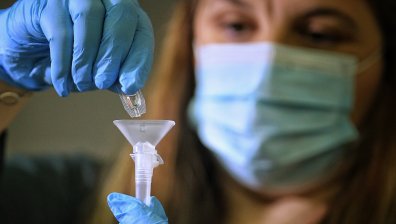 15% са положителните проби за коронавирус, трима души са починали