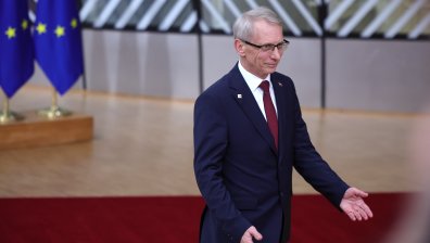 Денков: ГЕРБ и ДПС от много време искат да премахнат машините, удобен начин