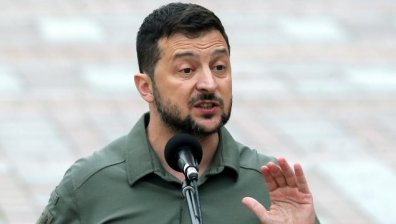 Зеленски: Руснаците трябва да се отблъснат, за да не стигнат Варшава или Прага