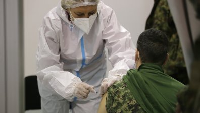 Сърбия първа в Европа започна да поставя китайски ваксини срещу Ковид-19