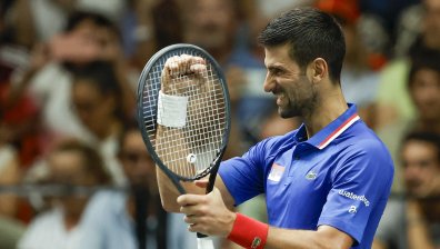 Политик поиска Джокович да бъде отстранен от тениса доживот
