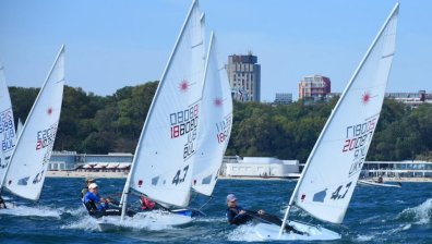 Красен Кралев награди победителите от Европейската купа по ветроходство във Варна 