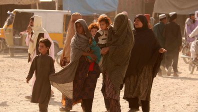 Две трети от Афганистан е под контрола на талибаните, превзеха ключовия Газни