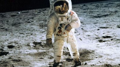 Гагарин срещу Армстронг: битката за космоса