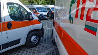 Мароканец със счупен крак е открит край пътя до Бяла