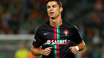 Думи на покойния му баща разплакаха Роналдо по време на интервю