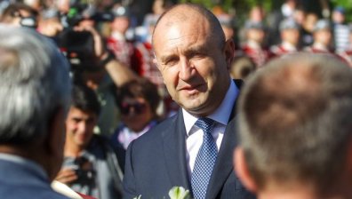 Радев прогнозира чудовищна инфлация, настоява за изход от енергийната криза