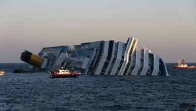 Започна изваждането на Коста Конкордия