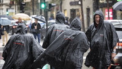Дъждовете в Испания взеха жертва, откриха мъж на километър от колата му
