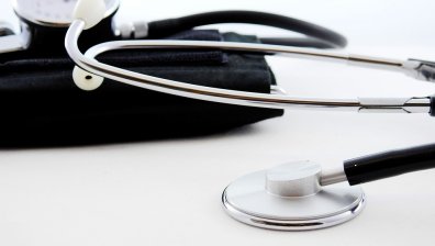 Търговски трик или лечение? Медици задължавали пациенти да сключат договор с външна фирма
