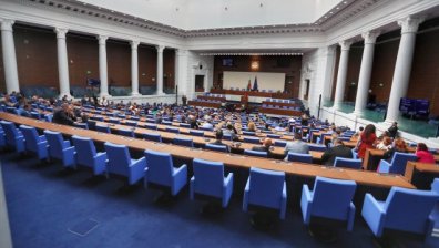 Ново напрежение по оста "опозиция-управляващи": Депутатите питат кой е виновен за събитията у нас?