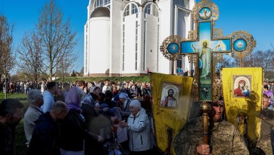 Украинци и руснаци се молят за мир на Възкресение Христово