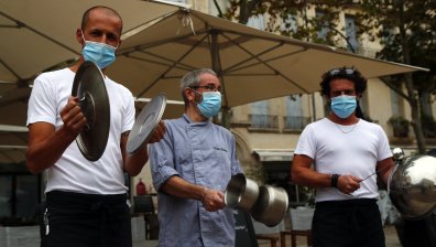 Скок на заразените във Франция, Испания пуска нови бързи тестове