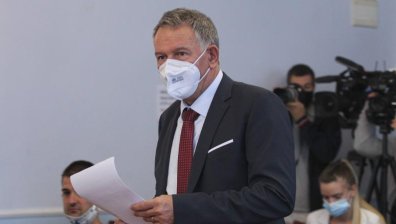 Кацаров дава Борисов на прокурор, излъгал за годността на ваксините