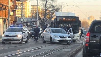 Катастрофа в София: Удариха се и автобус от градския транспорт (+ВИДЕО)