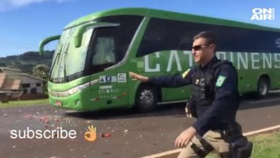 Камъни и яйца по бразилските национали след провала на Мондиала