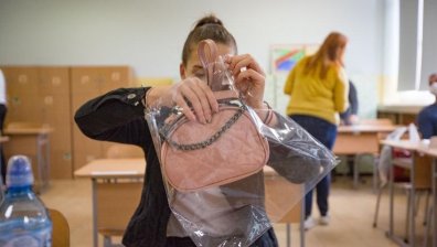 Зрелостниците пишат по "Аз искам да те помня все така" на Димчо Дебелянов