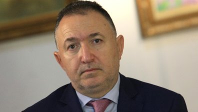 Кметът на Карлово: Имаме два апарата за обдишване, проблемът е с кадрите