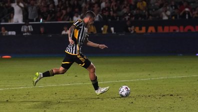 "Ювентус" се размина с 30 млн. евро заради ината на аржентинец