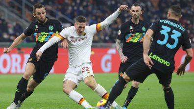 "Интер" победи с 2:0 "Рома" и стана първият полуфиналист за Купата на Италия