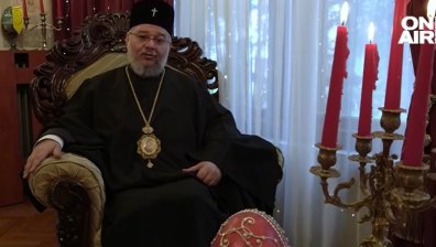 Чакаме Благодатния огън от митрополит Киприан, възстановил традицията "умиване на нозете"