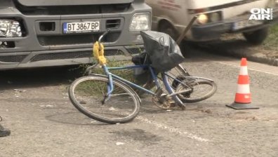 Велосипедист е с множество травми след тежка катастрофа в Русе