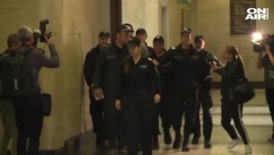 Задържаният за двойно убийство Викторио се изправя пред съда