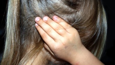 Франция забрани възпитаването на деца с шамари