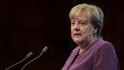 Меркел: Минските споразумения бяха подписани, за да се даде време на Украйна