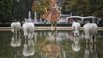 Откриха скулптурата "Водна паша" на Павел Койчев в езерото в Южния парк