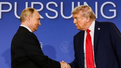 Всичко за срещата Тръмп - Путин: Обещания, покани и преговори
