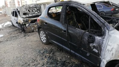 Издирват подпалвачите на колите в "Студентски град"