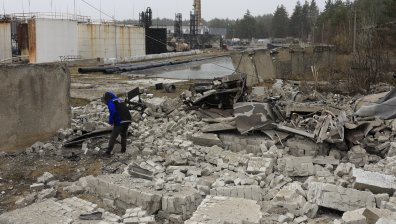 Войната срещу руското гориво: Удари по рафинерии и километрични опашки по бензиностанциите