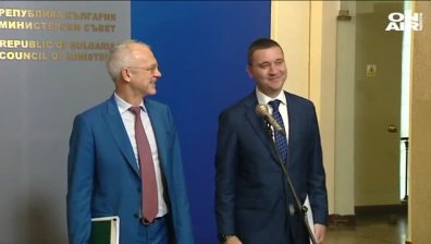 Отложиха решението за клас "Прослужено време" за септември